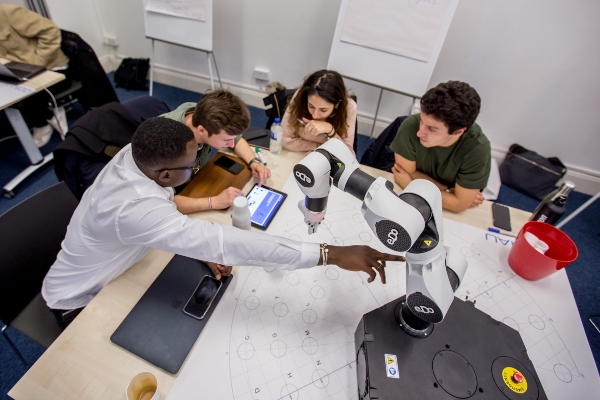 Acquiring technological skills at the Bachelor in Management (BSc)