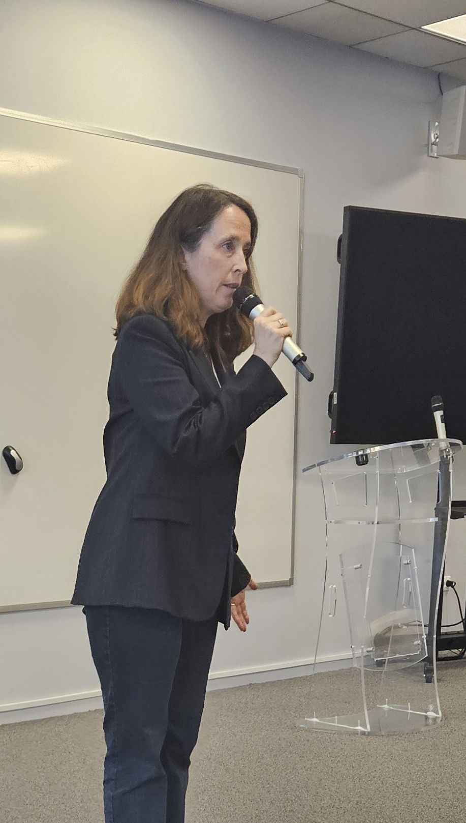 Photo of Professor Emannuelle Leon
