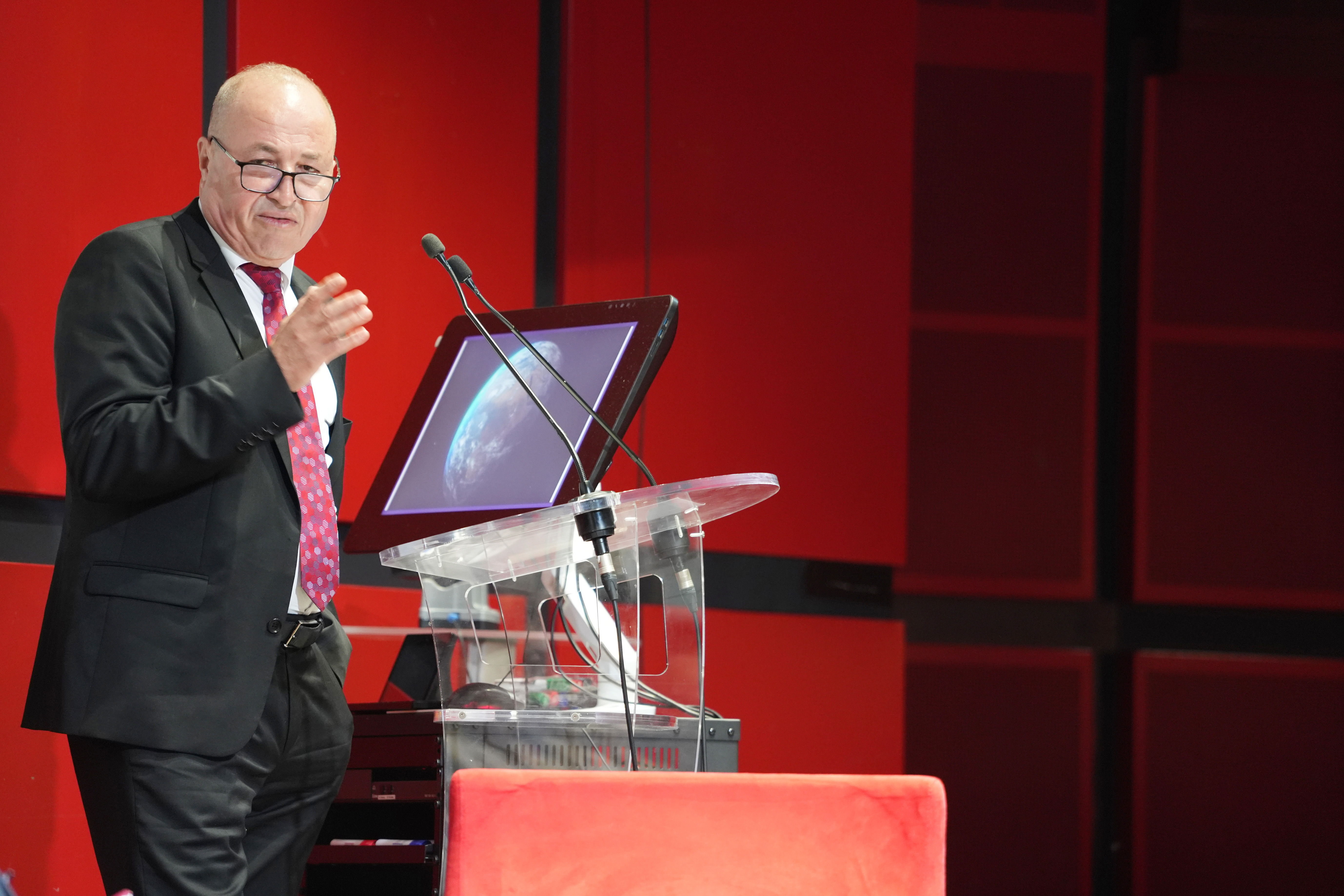 Professeur Ahmed Mouloue