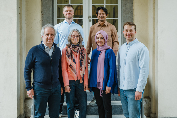 Team of the chair of Business Information Systems, Berlin campus, ESCP. From left to right: Barbara Lutz, Prof. Dr. Markus Bick, Mahdieh Darvish, Luca Laule, Tristan Thordsen