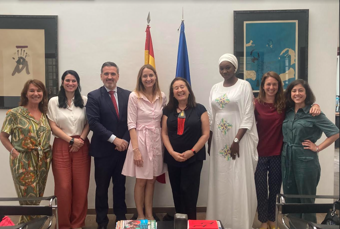 Reunión embajada de España y la cooperación Española