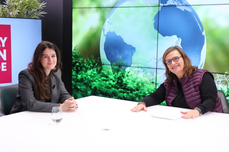 Professor Valentina Carbone and Clotilde Charaix during an episode of Supply Chain Durable, seated in a studio with a backdrop showing the Earth and greenery.