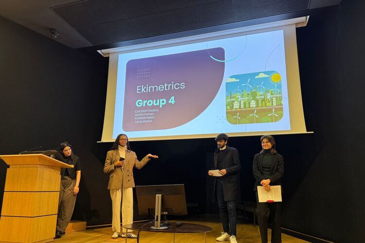 A photo of students presenting their project during the Hackaton 2025