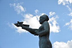 Dirigeantes sous pression : comment le féminisme néolibéral alimente le syndrome de l’imposteur