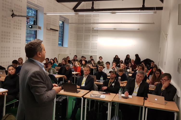 Prof. Davide Sola launching the Scale Up projects at ESCP