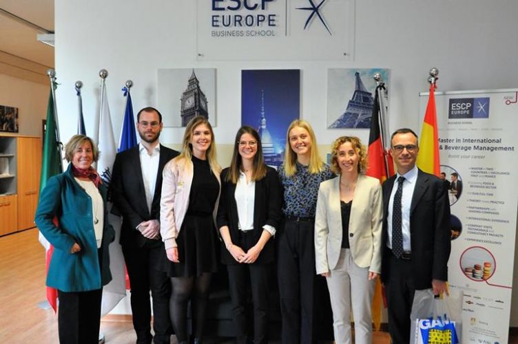 One of the winning teams of the project "The Art of Social Media: Museum as attraction to enhance Destination Marketing"