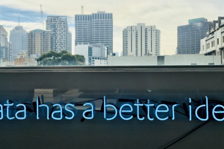 © Unsplash/Franki Chamaki [copyright]