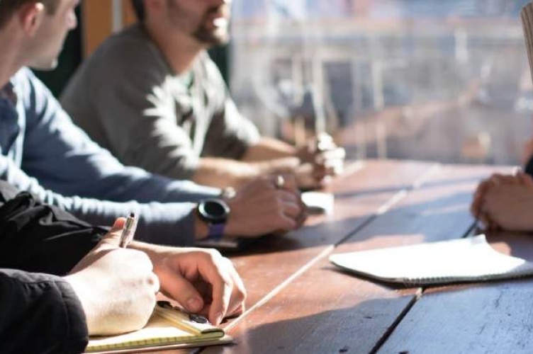 Cartier, ESCP y HEC Paris inauguran una nueva cátedra de investigación: "Puntos de inflexión: aspiración a la inspiración"