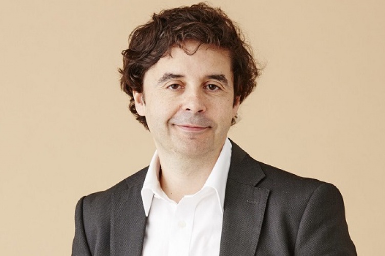 Víctor Herrero regresa a la primera línea: nuevo CEO de Clarks