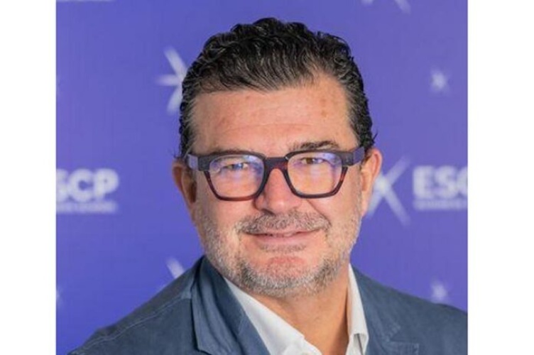 Niko Muñoz, profesor de ESCP Business School