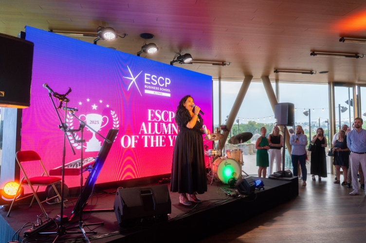 ESCP 2025 alumni of the year honoured during the annual alumni summer party in Paris