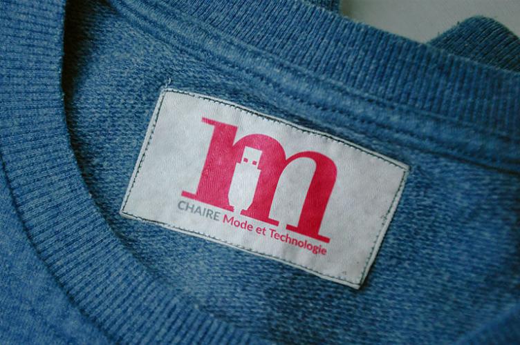 Logo de la Chaire Mode et Technologie, ESCP, sur sweatshirt