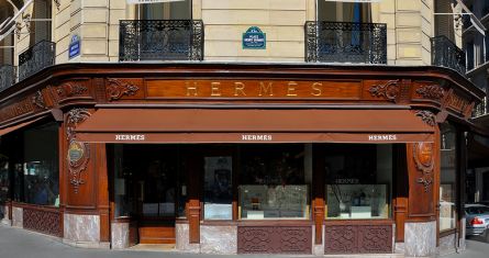 Moonik, : Hermès Store at Avenue George V in Paris 8th arrondissement, France