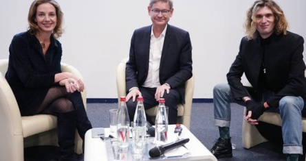professors Anne-Laure Sellier and Ben Voyer and Cyrille Vigneron, President and CEO of Cartier