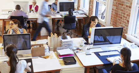 Almudena Cañibano analiza el liderazgo femenino y el bienestar laboral Almudena Cañibano analiza el liderazgo femenino y el bienestar laboral