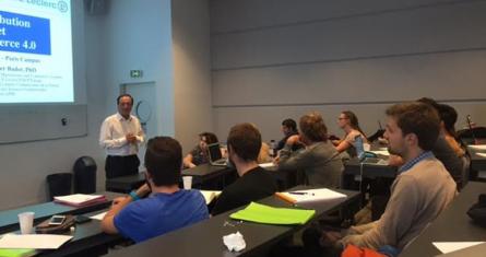 Michel-Edouard Leclerc rencontre les étudiants ESCP pour le premier cours de Distribution & Commerce 4.0