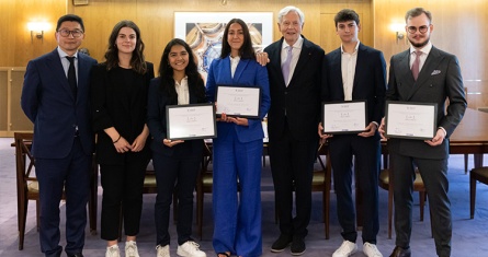 From left to right : Léon Laulusa, Dean of ESCP Business School - Elisa Somà, President of AGORA - Hemisha Newaj, MSc Digital Project Management & Consulting - Farah Houari, MBA programme - Philippe Houzé, Chairman of the ESCP Board of Directors - Bautista Aguirre Celiz, 3rd Year Bachelor programme -  David Kurzmann, 1st year Bachelor programme