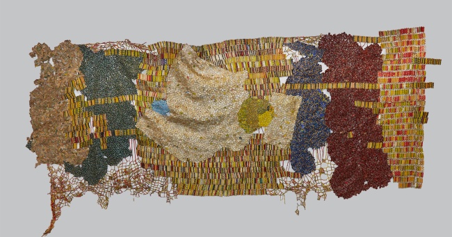 Bannière de la Chaire Innovation responsable en Afrique - Artwork by El Anatsui, TT, 2021, 300x620 cm, Aluminium and copper wire, courtesy of the artist and the H Foundation, Hiridjee Collection, Madagascar