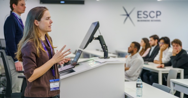 Short programme | The AI Operator