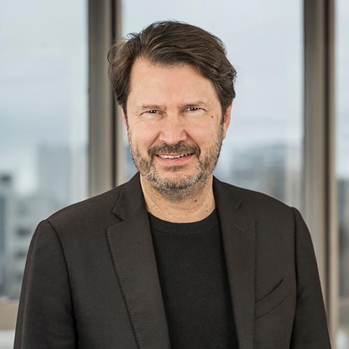 Ghislain Deslandes - ESCP Business School Chi Hoang
