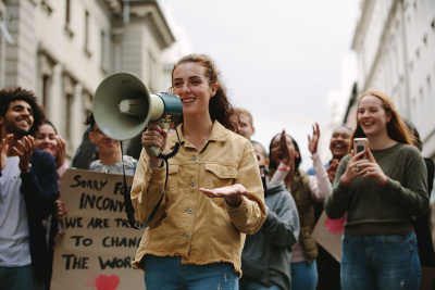 Volunteering & giving: how to help your employees be leaders in their communities