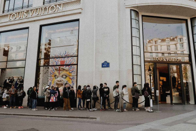 What if luxury no longer makes us happier?