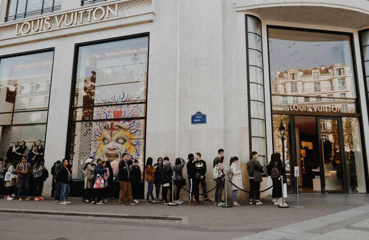 What if luxury no longer makes us happier?