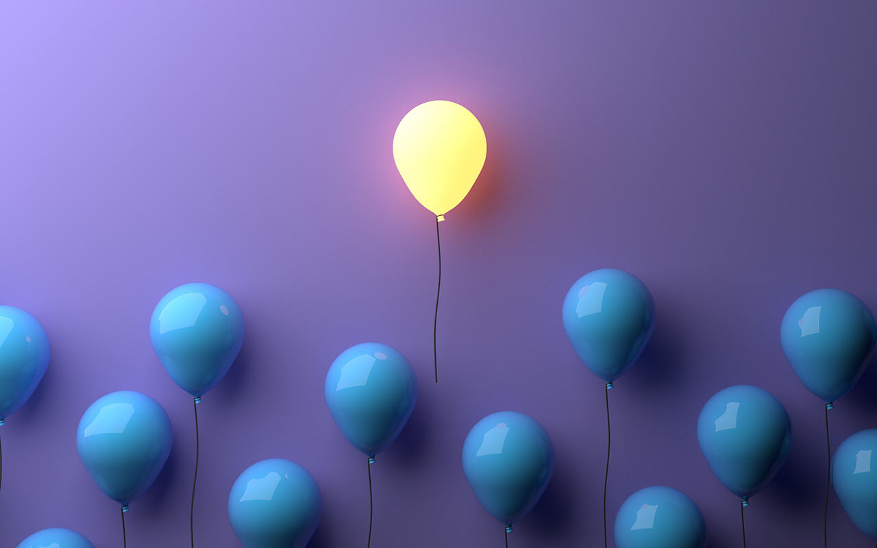 ©Colin Fearing / Adobe Stock Stand out concept with glowing balloons, ©Colin Fearing / Adobe Stock