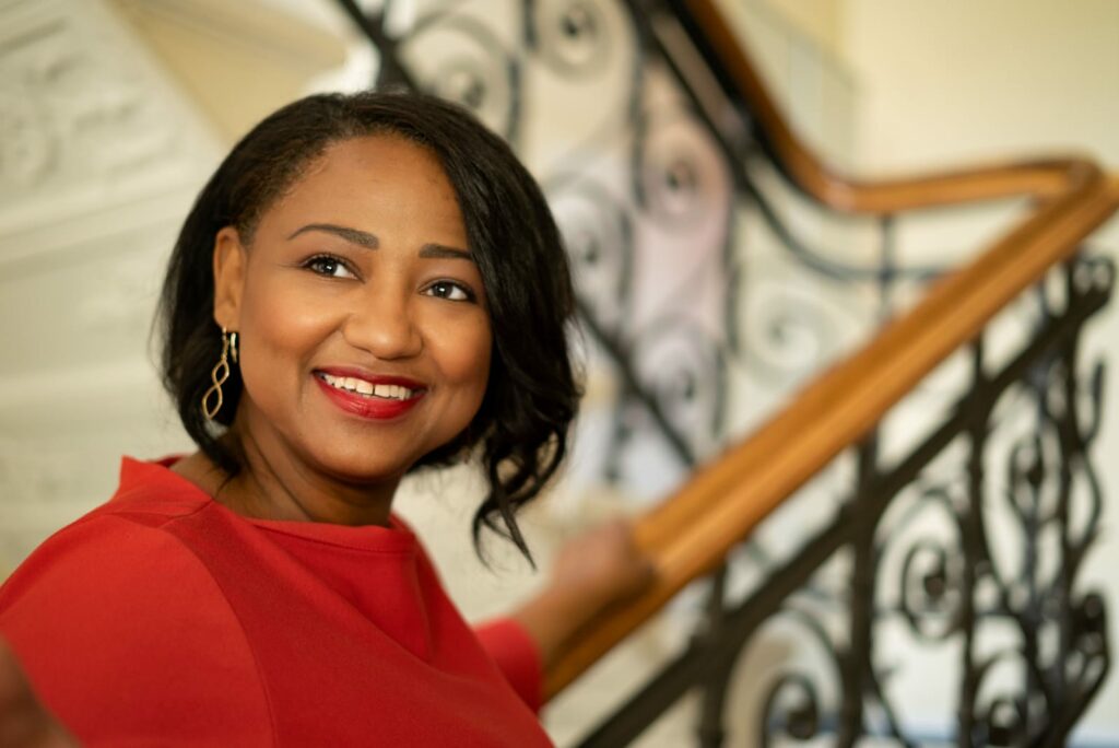 Photo of Denise Banks-Grasedyck, Certified Professional Executive and Team Coach, Trainer, Speaker
