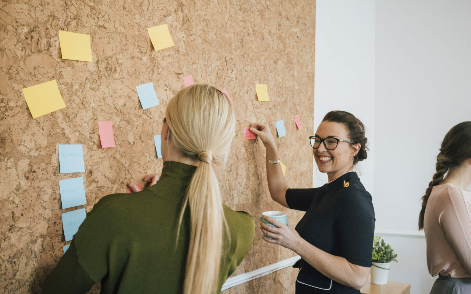 Women Making Business Notes Women Making Business Notes