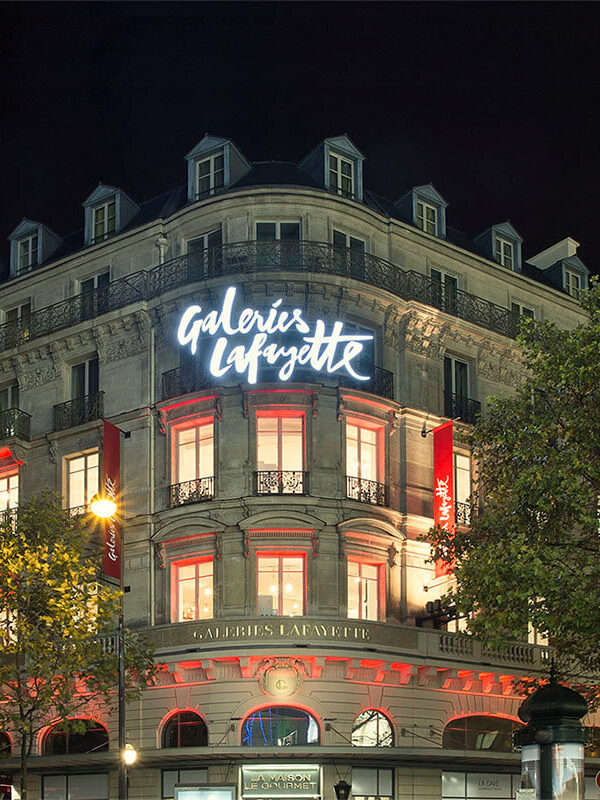 © Galeries Lafayette galeries lafayette haussmann, night photo.