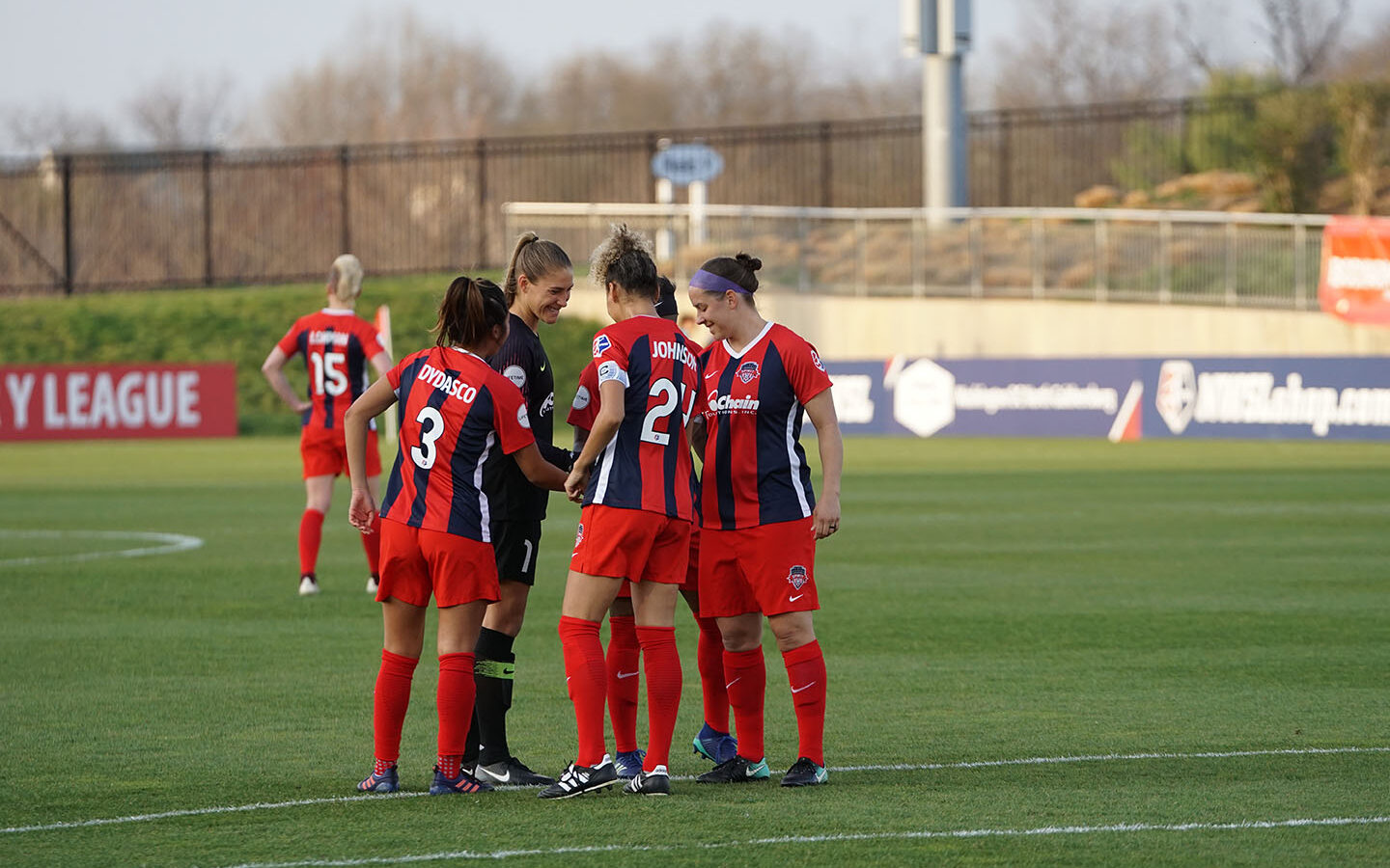 ©Jeffrey F Lin / Unsplash Group of women playing on grass field, Jeffrey F Lin, Unsplash