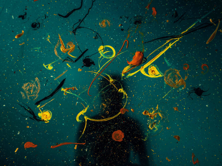 Green and Yellow Fish on water, ©Jr Korpa / Unsplash