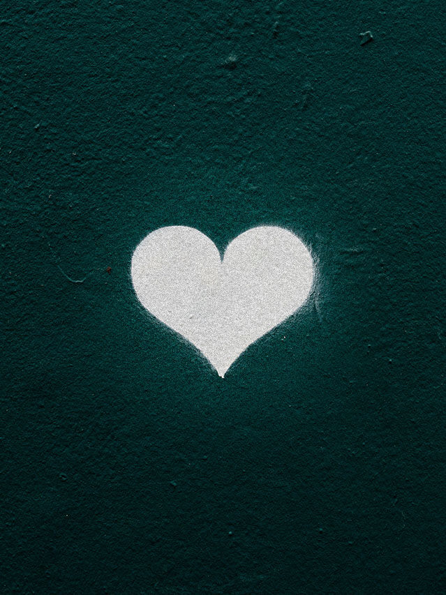 ©Nicola Fioravanti / Unsplash White heart illustration, ©Nicola Fioravanti / Unsplash