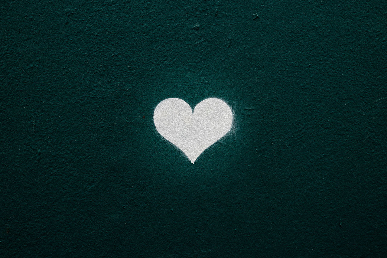 White heart illustration, ©Nicola Fioravanti / Unsplash