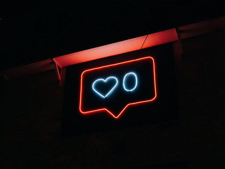 Neon signage, © Prateek Katyal / Unsplash