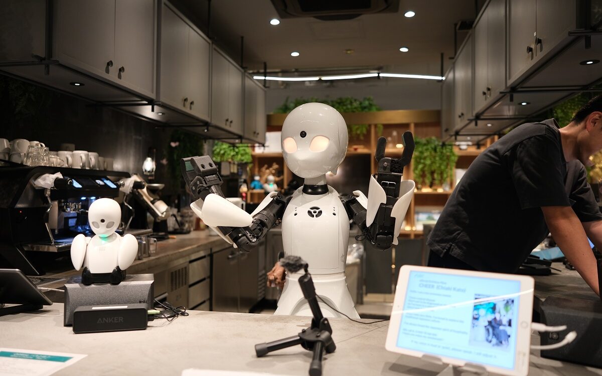 Photo of a robot at a café in Tokyo