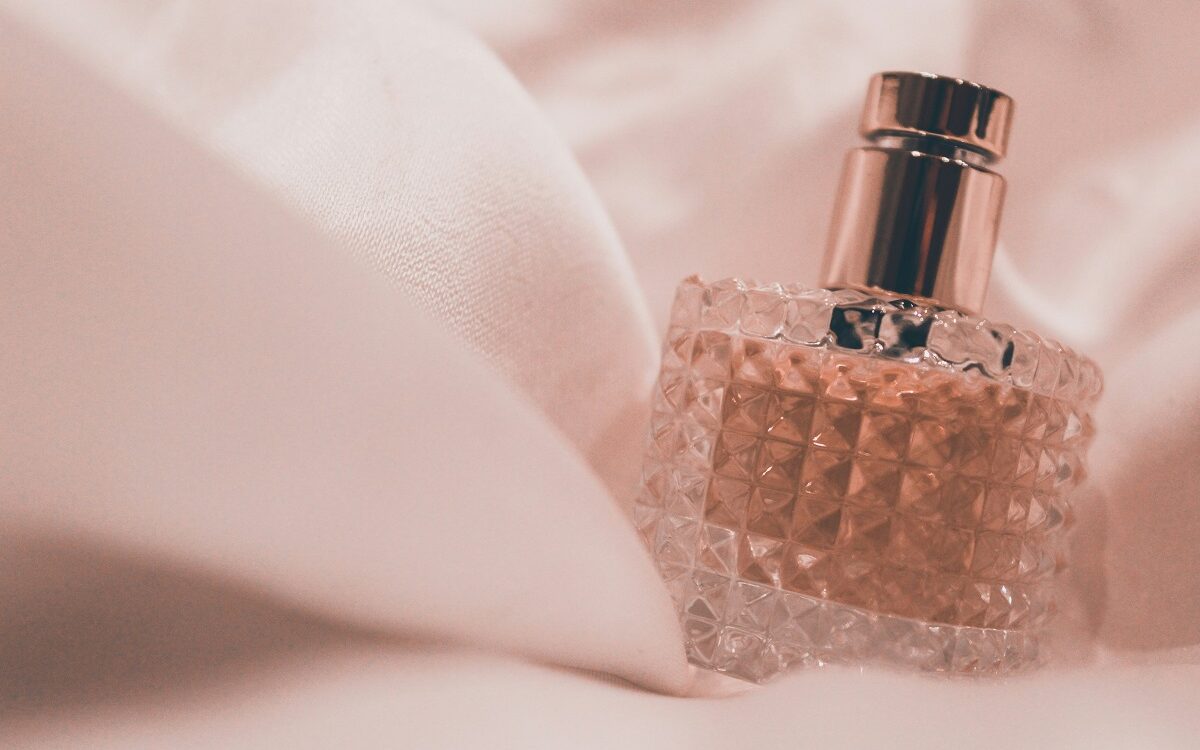©Siora Photography / Unsplash Photo of a perfume bottle