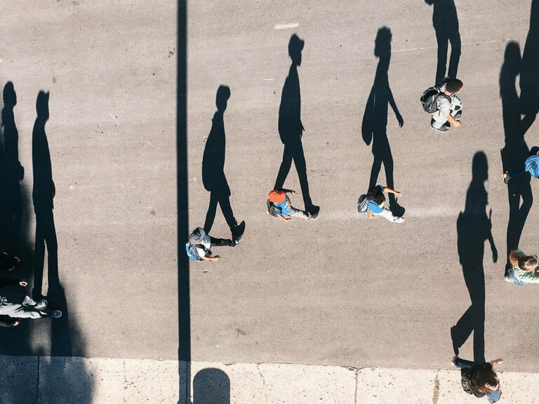 Silhouette of people, © Tom Barett / Unsplash