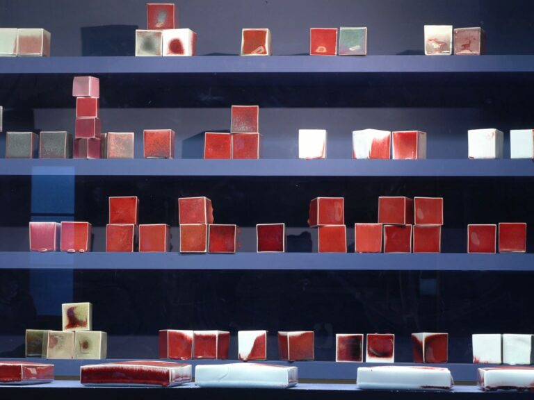 70 cubes created by Emmanuel Boos on display at L'Expérience de la couleur